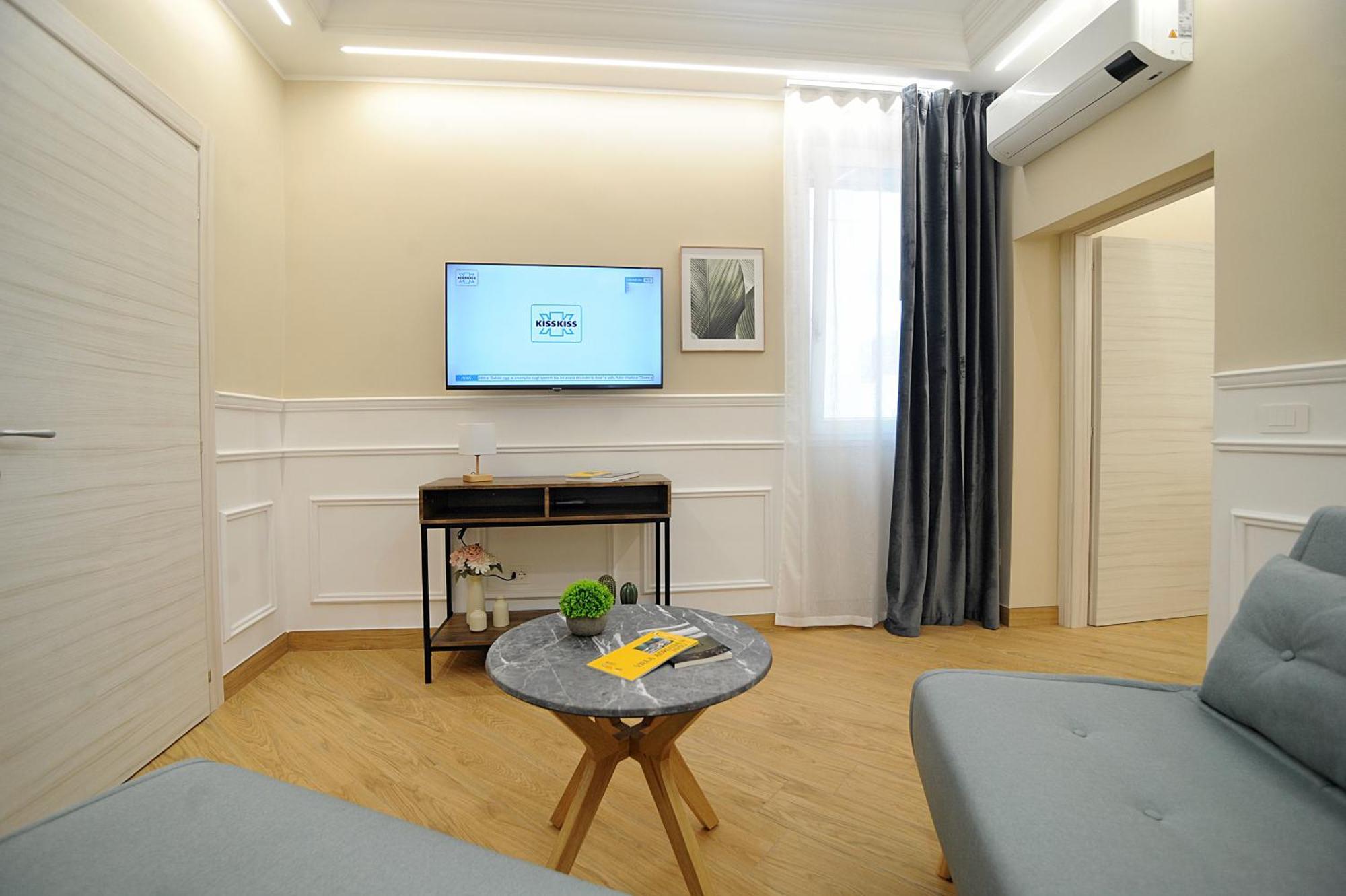 Mom Apartment Rooms&Suites Тиволи Экстерьер фото