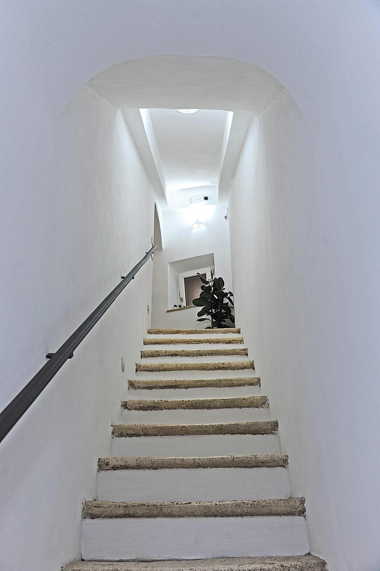 Mom Apartment Rooms&Suites Тиволи Экстерьер фото
