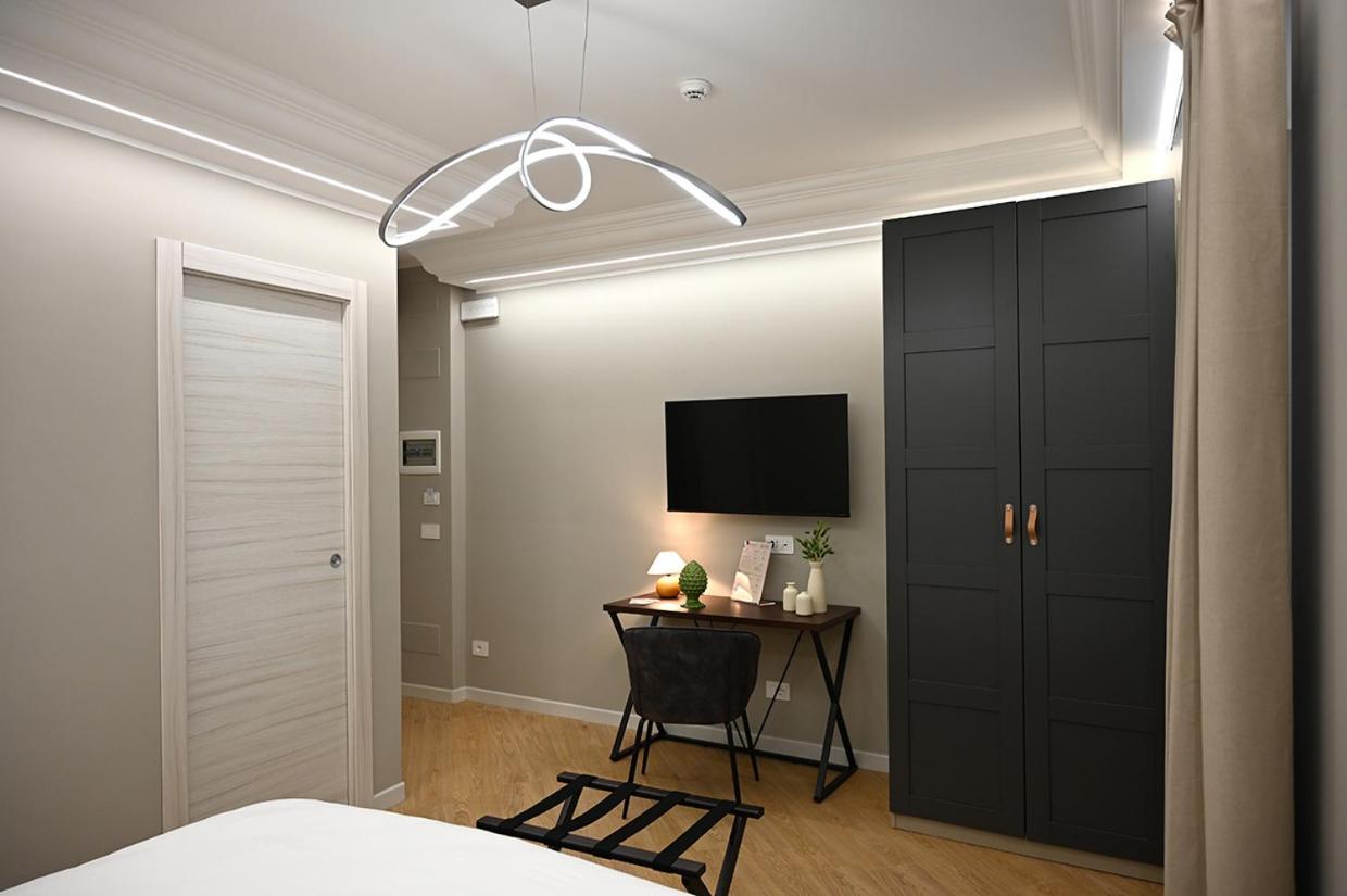 Mom Apartment Rooms&Suites Тиволи Экстерьер фото