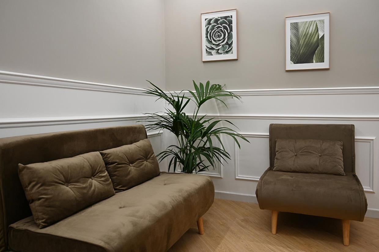 Mom Apartment Rooms&Suites Тиволи Экстерьер фото