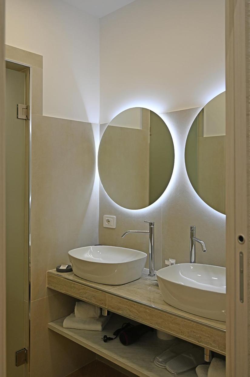 Mom Apartment Rooms&Suites Тиволи Экстерьер фото